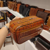 کیفشوزبگ (دستی) چرمی ۵ زیپه کروکو با جاکارتی مدل C339