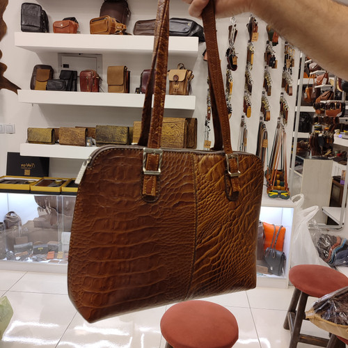 کیف دوشی مجلسی زنانه چرمی دست دوز مدل C354