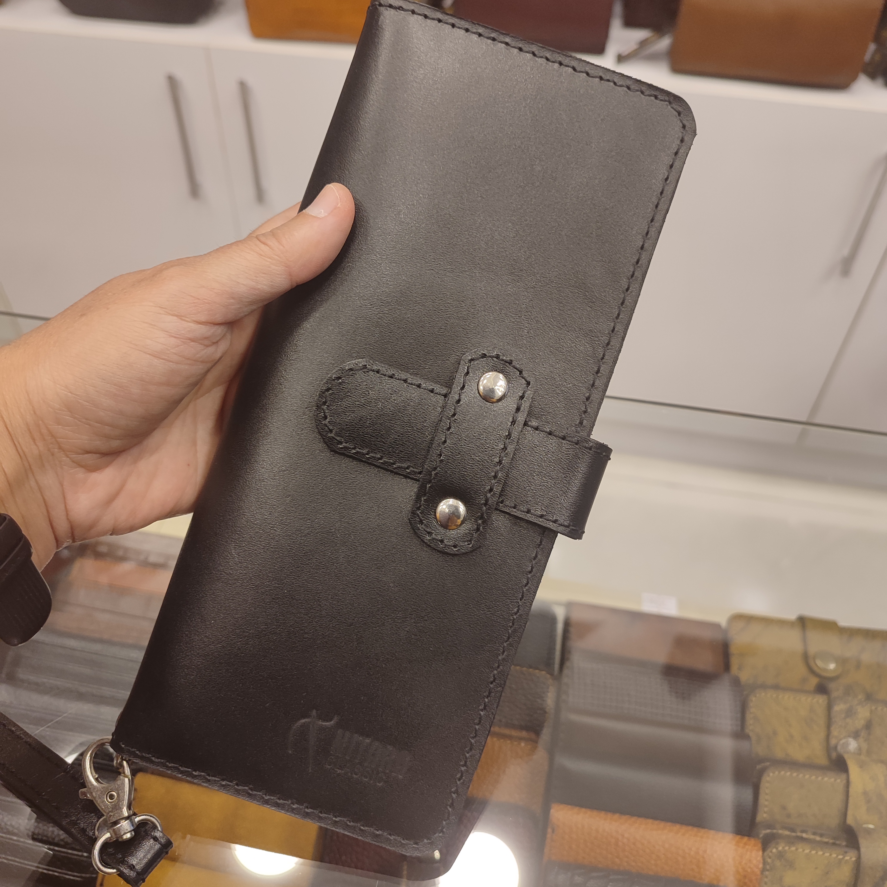 کیف دسته چک چرمی‌ مدل C307