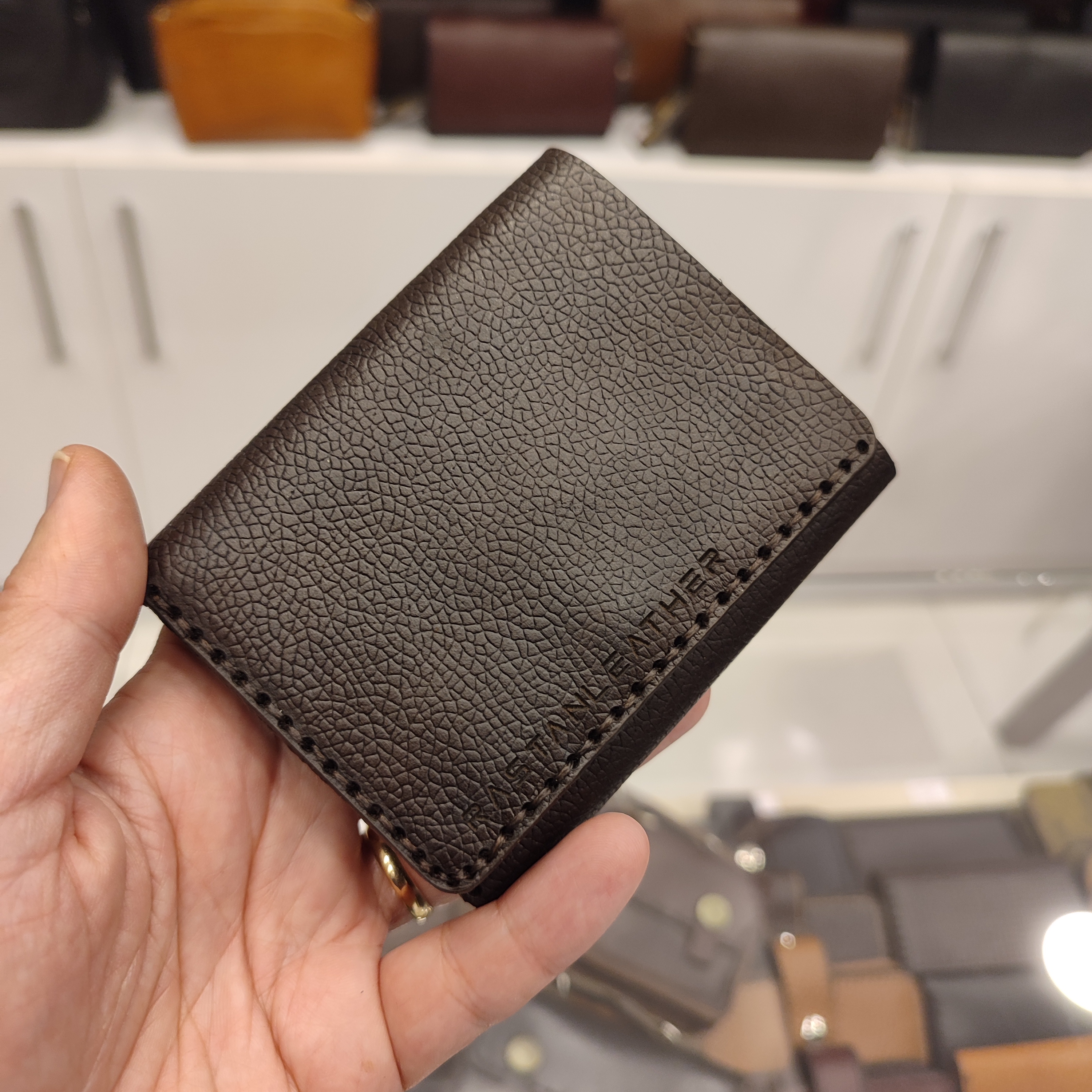جاکارتی کیف پولی چرمی سه لتی دست دوز مدل C693
