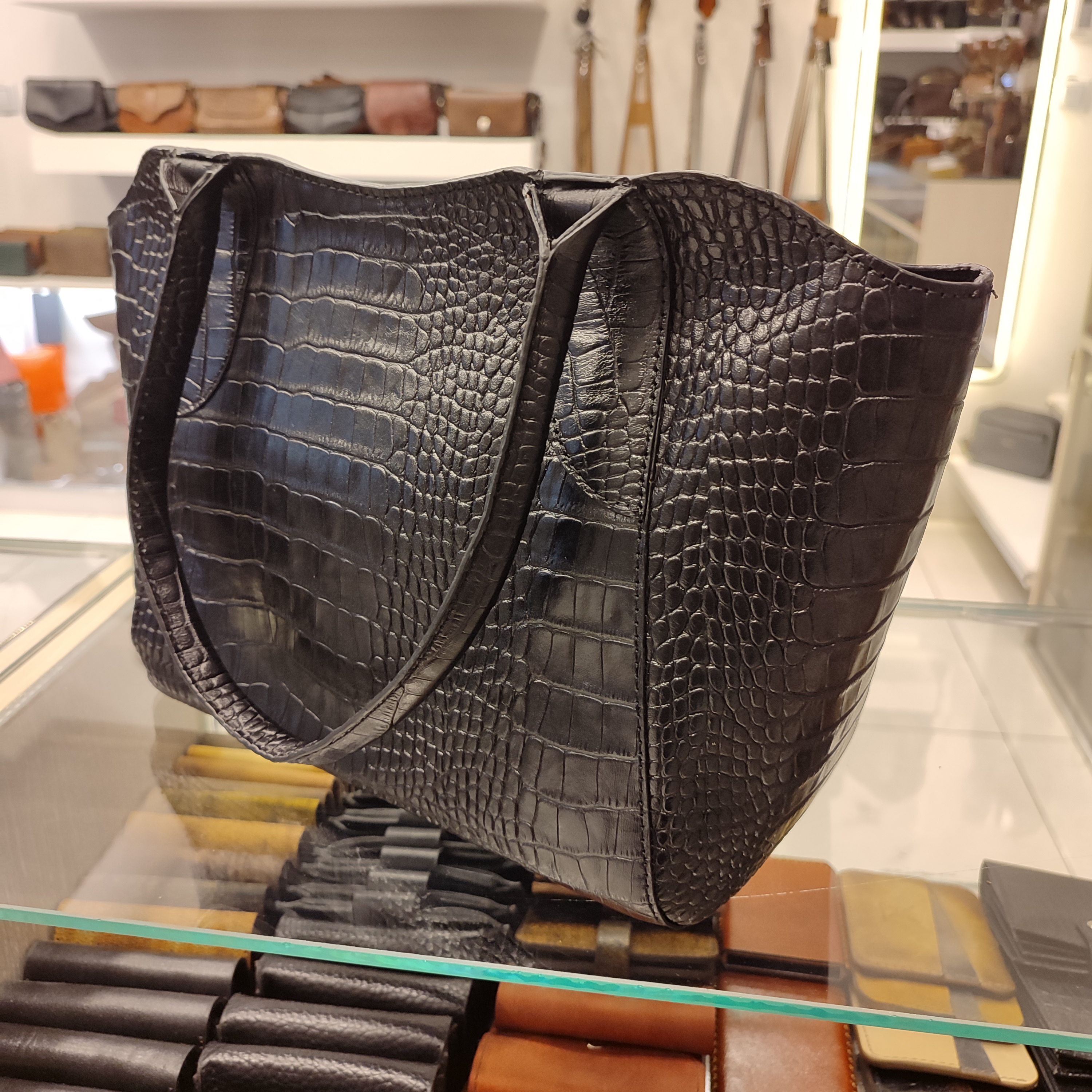 کیف زنانه چرمی بزرگ مجلسی کروکو مدل C744