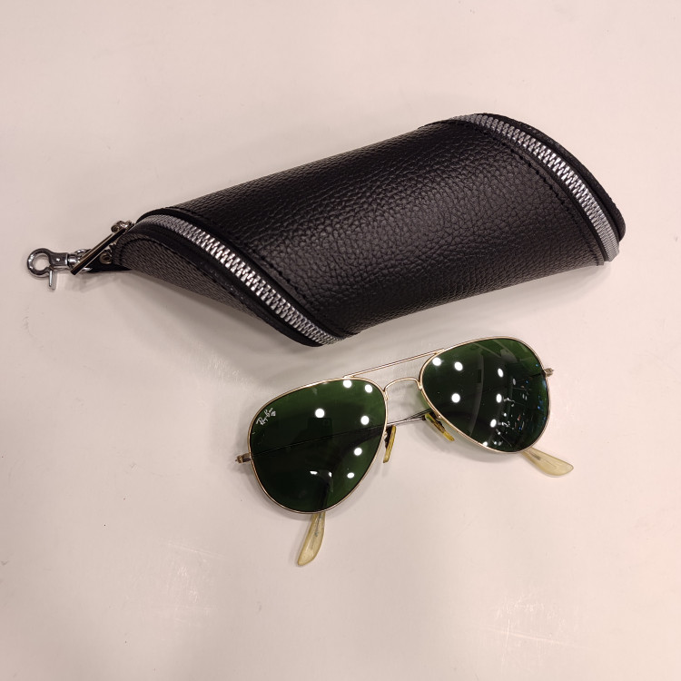 جلد عینک چرمی آویز طرح کروسان XL مدل C774