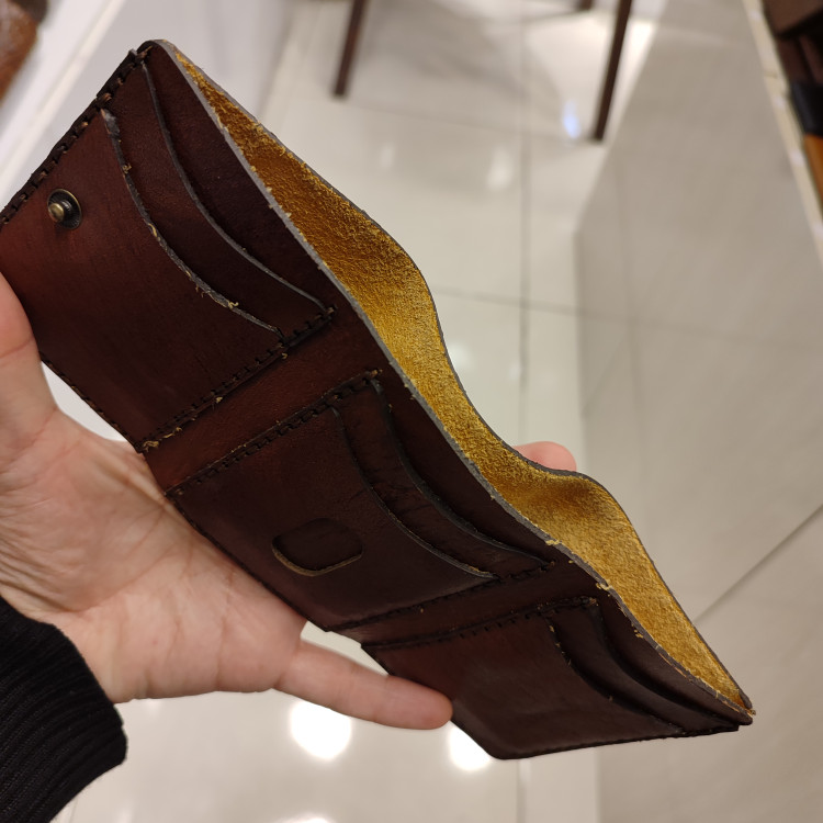 جاکارتی کیف پولی چرمی سه لتی دست دوز مدل C784
